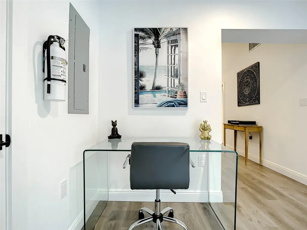 2100 NE 45th Street Fort Lauderdale FL 33308