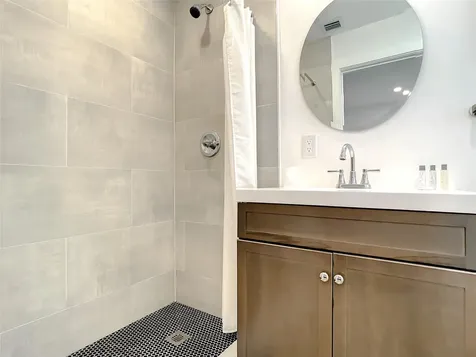 2100 NE 45th Street Fort Lauderdale FL 33308