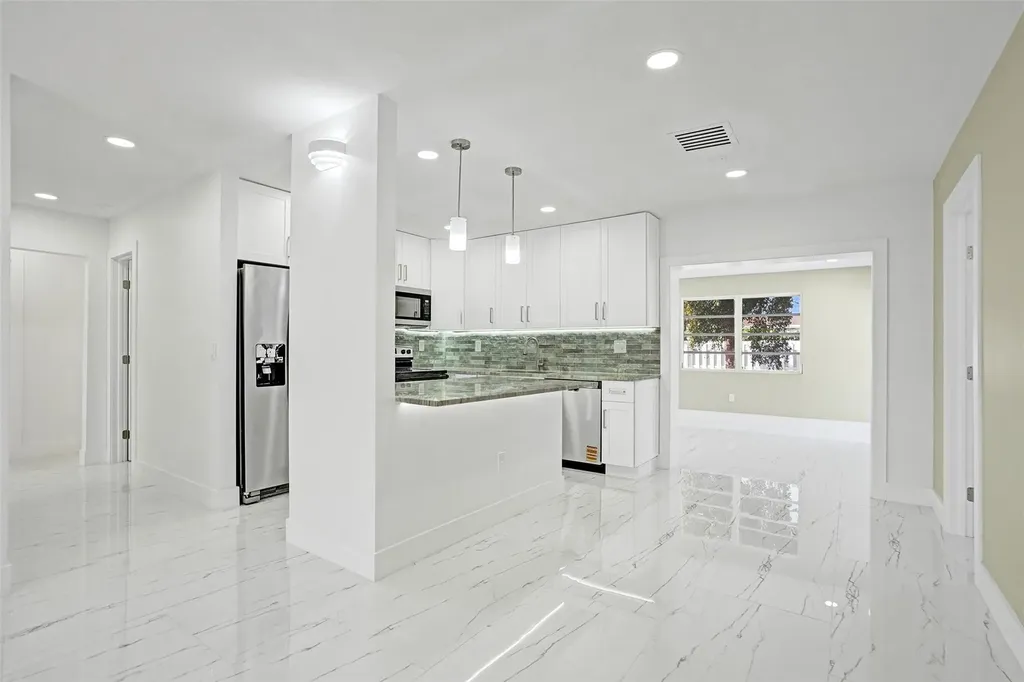 1437 SW 1st Avenue Deerfield Beach FL 33441