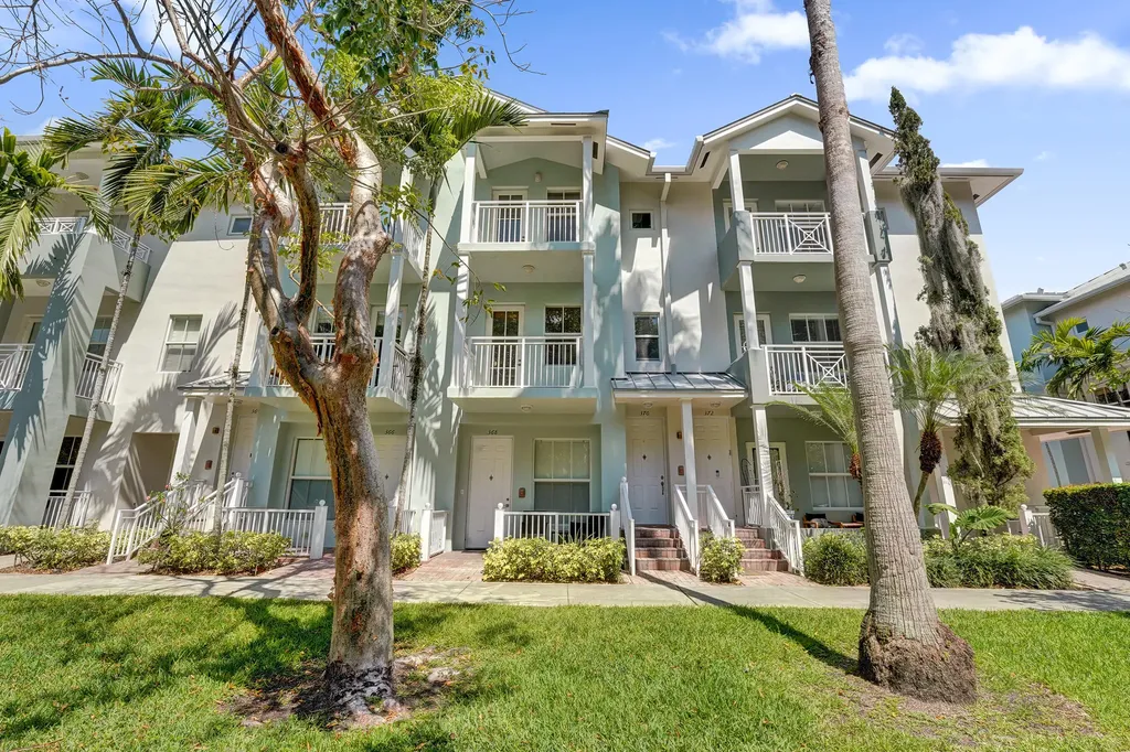 370 SW 14 Avenue Fort Lauderdale FL 33312