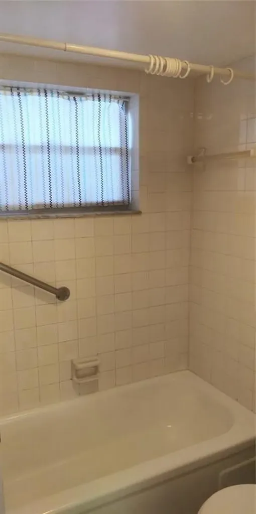 9340 Lagoon Place Davie FL 33324