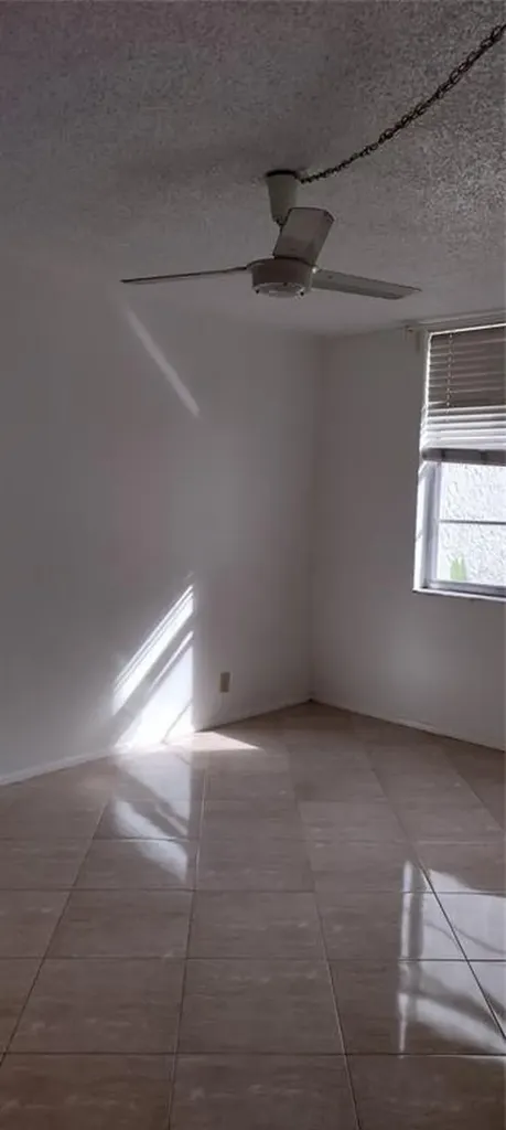 9340 Lagoon Place Davie FL 33324