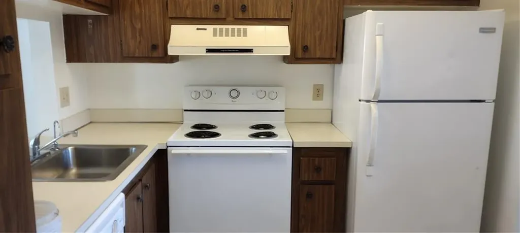 9340 Lagoon Place Davie FL 33324