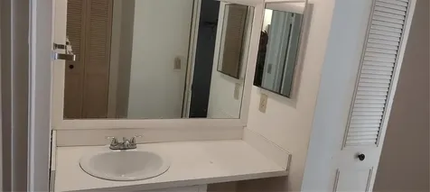 9340 Lagoon Place Davie FL 33324