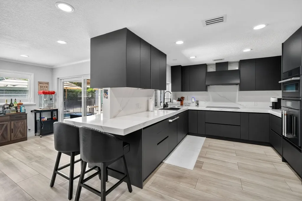 5330 SW 19th Street Plantation FL 33317