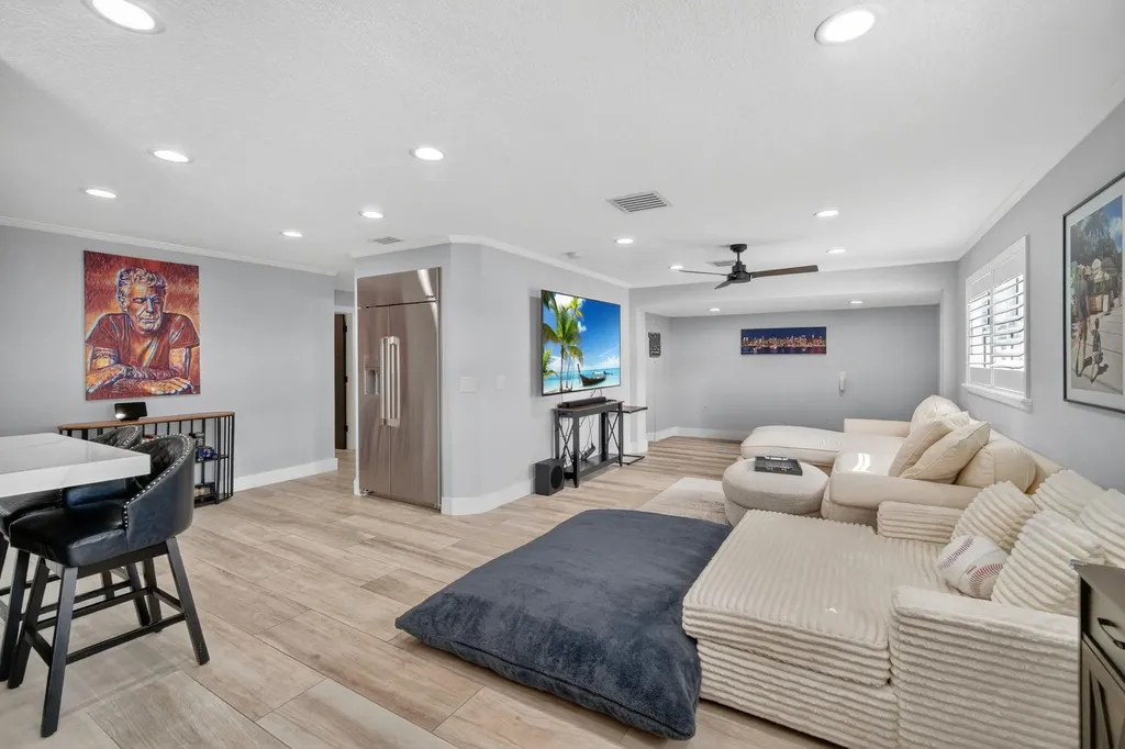 5330 SW 19th Street Plantation FL 33317