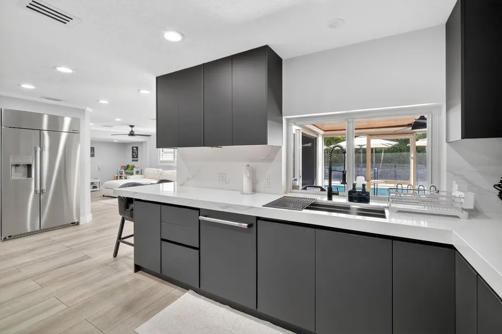 5330 SW 19th Street Plantation FL 33317