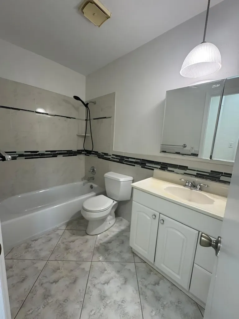 452 W Royal Palm Road Boca Raton FL 33432