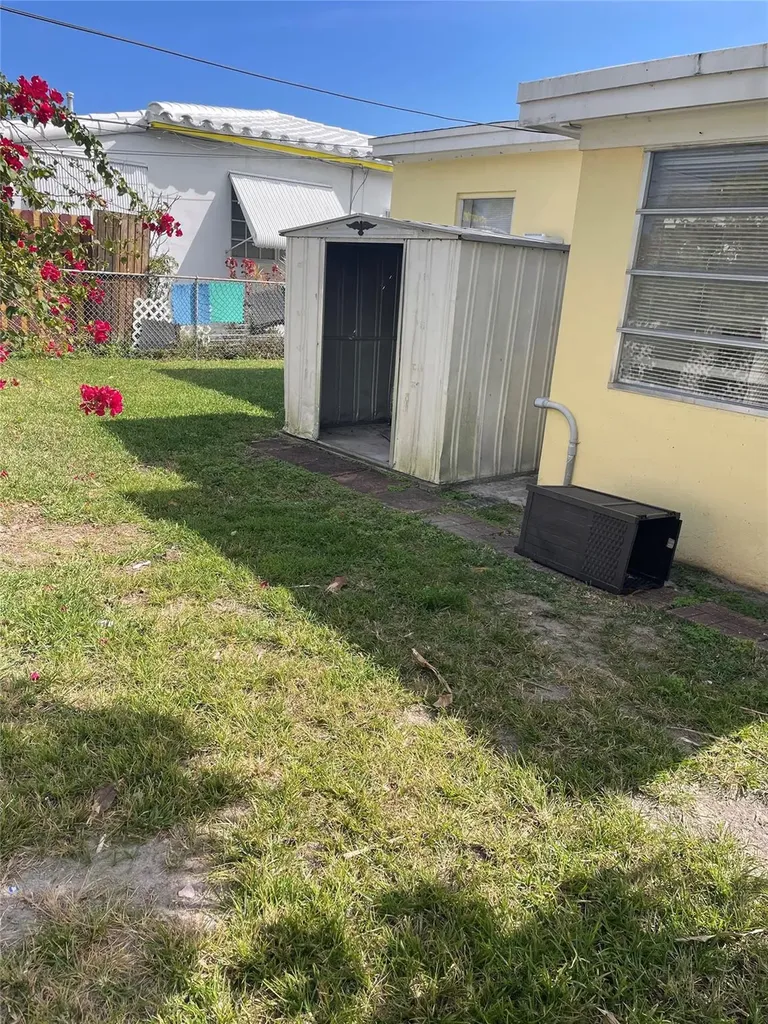 1635 Moffett Street Hollywood FL 33020