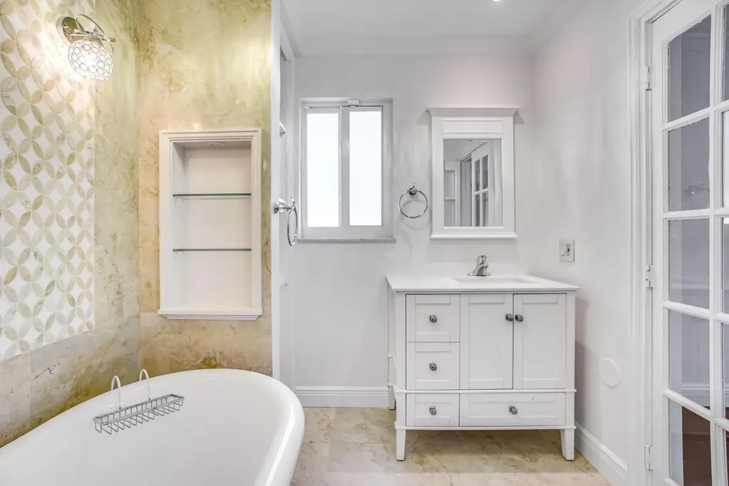 5550 NE 26th Avenue Fort Lauderdale FL 33308