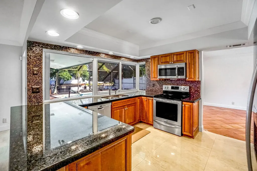 5550 NE 26th Avenue Fort Lauderdale FL 33308