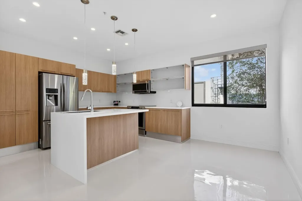 196 SE 4th Terrace Pompano Beach FL 33060