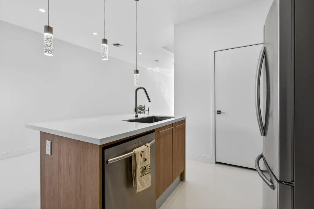 196 SE 4th Terrace Pompano Beach FL 33060