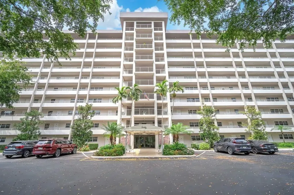 605 Oaks Drive Pompano Beach FL 33069