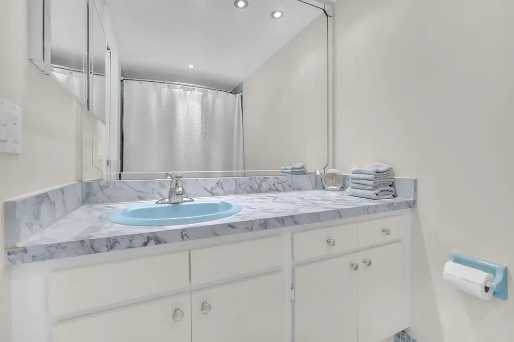 605 Oaks Drive Pompano Beach FL 33069