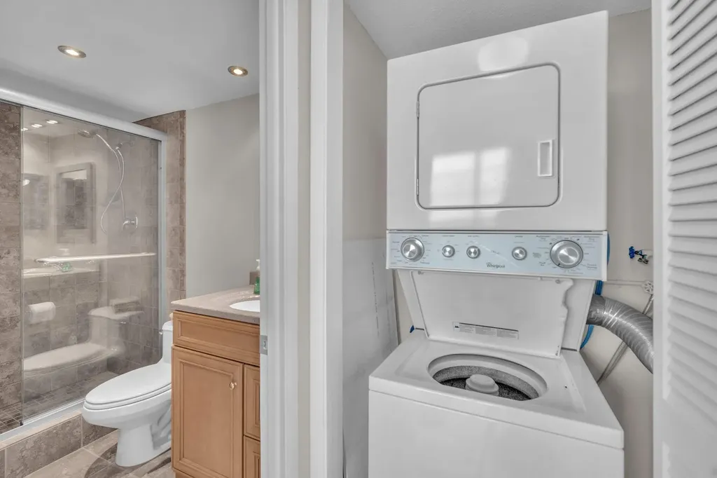 605 Oaks Drive Pompano Beach FL 33069