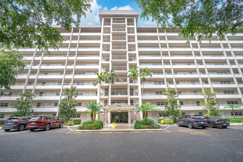 605 Oaks Drive Pompano Beach FL 33069