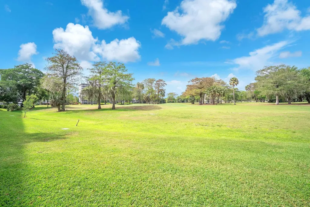 605 Oaks Drive Pompano Beach FL 33069