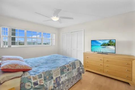605 Oaks Drive Pompano Beach FL 33069