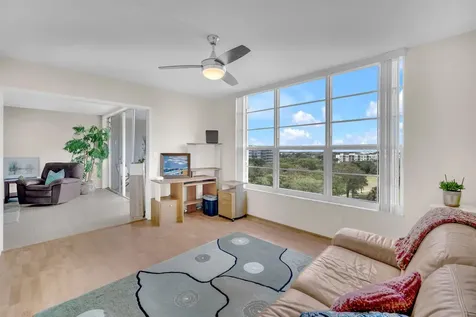 605 Oaks Drive Pompano Beach FL 33069