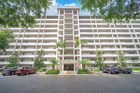 605 Oaks Drive Pompano Beach FL 33069