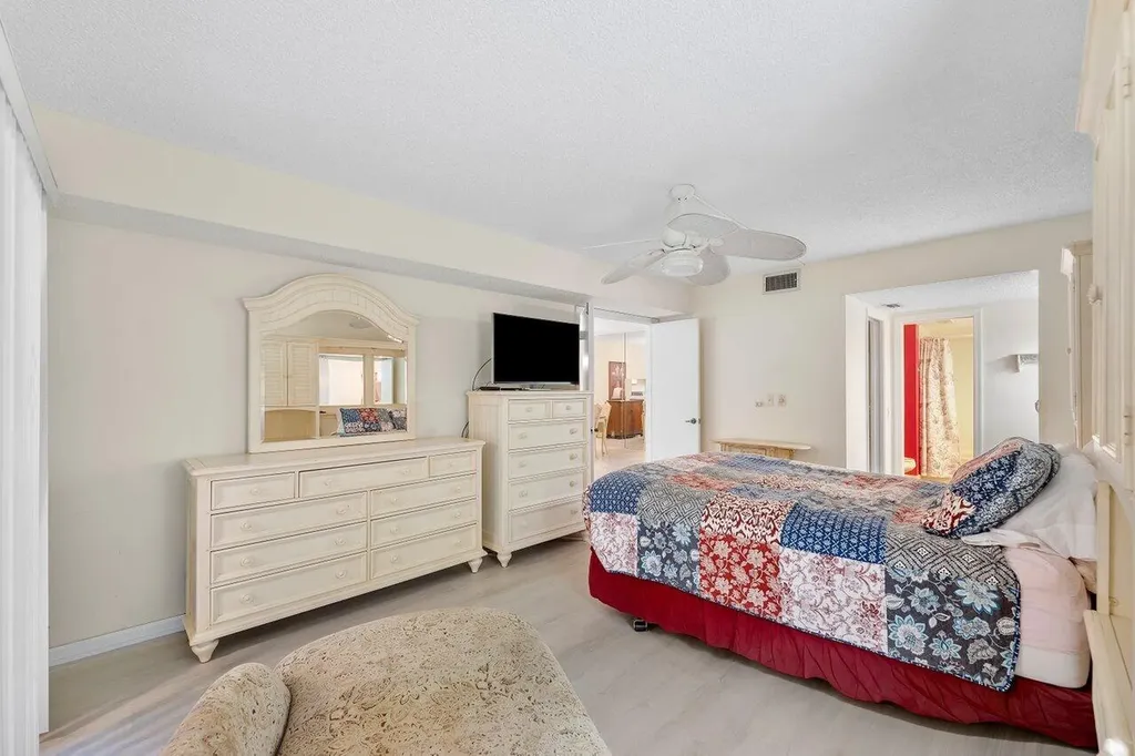 10118 Mangrove Drive Boynton Beach FL 33437