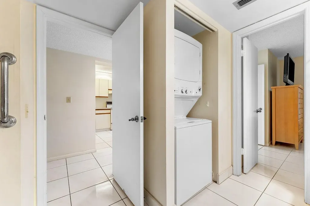 10118 Mangrove Drive Boynton Beach FL 33437