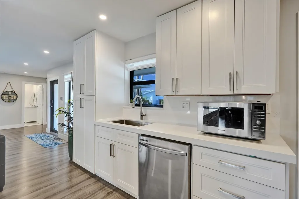 310 SE 13th Court Pompano Beach FL 33060