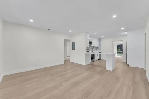 1398 NE 37th Street Oakland Park FL 33334