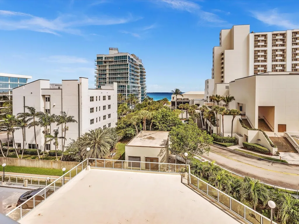 3000 Holiday Drive Fort Lauderdale FL 33316