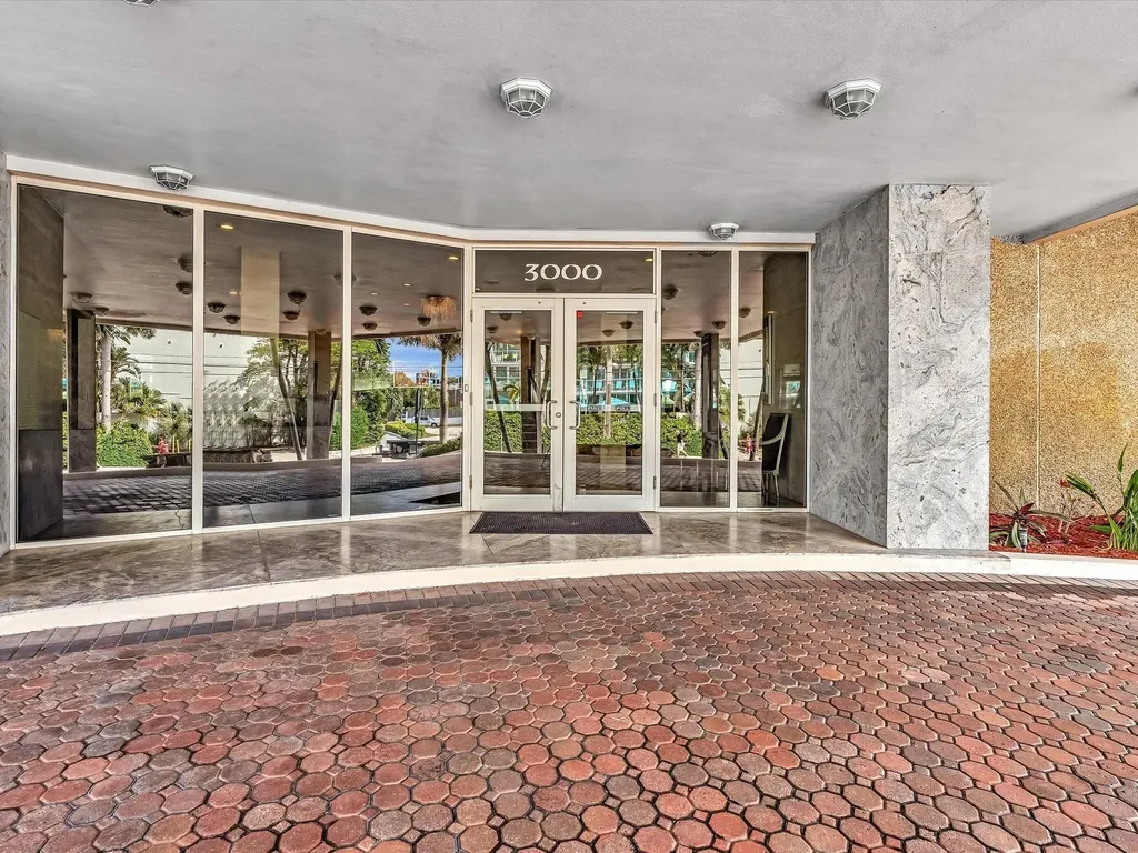 3000 Holiday Drive Fort Lauderdale FL 33316
