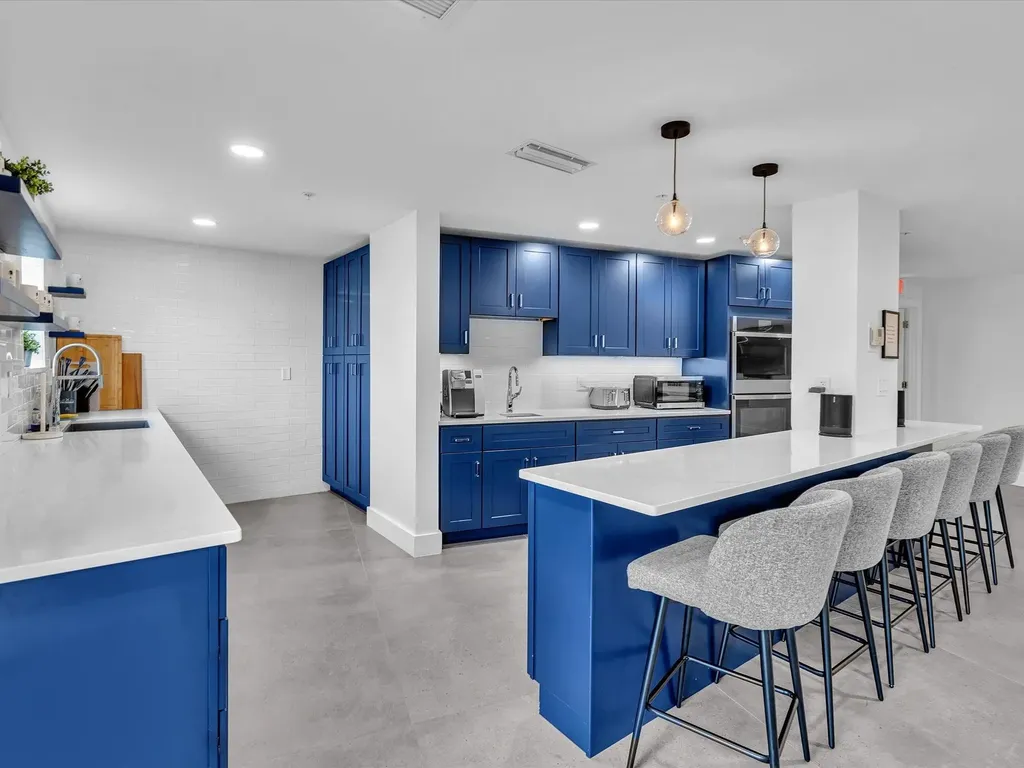 3000 Holiday Drive Fort Lauderdale FL 33316
