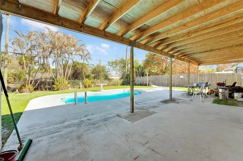 2424 1st Place SW Vero Beach FL 32962