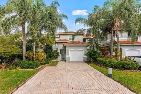 1135 Buttonwood Lane Hollywood FL 33019