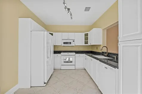 1135 Buttonwood Lane Hollywood FL 33019
