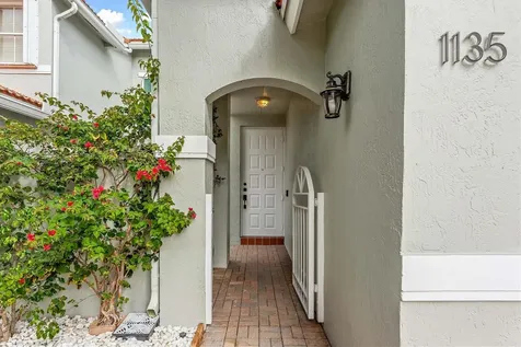 1135 Buttonwood Lane Hollywood FL 33019