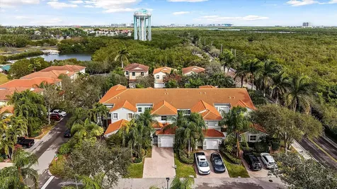 1135 Buttonwood Lane Hollywood FL 33019