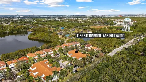 1135 Buttonwood Lane Hollywood FL 33019