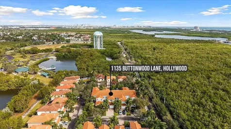 1135 Buttonwood Lane Hollywood FL 33019