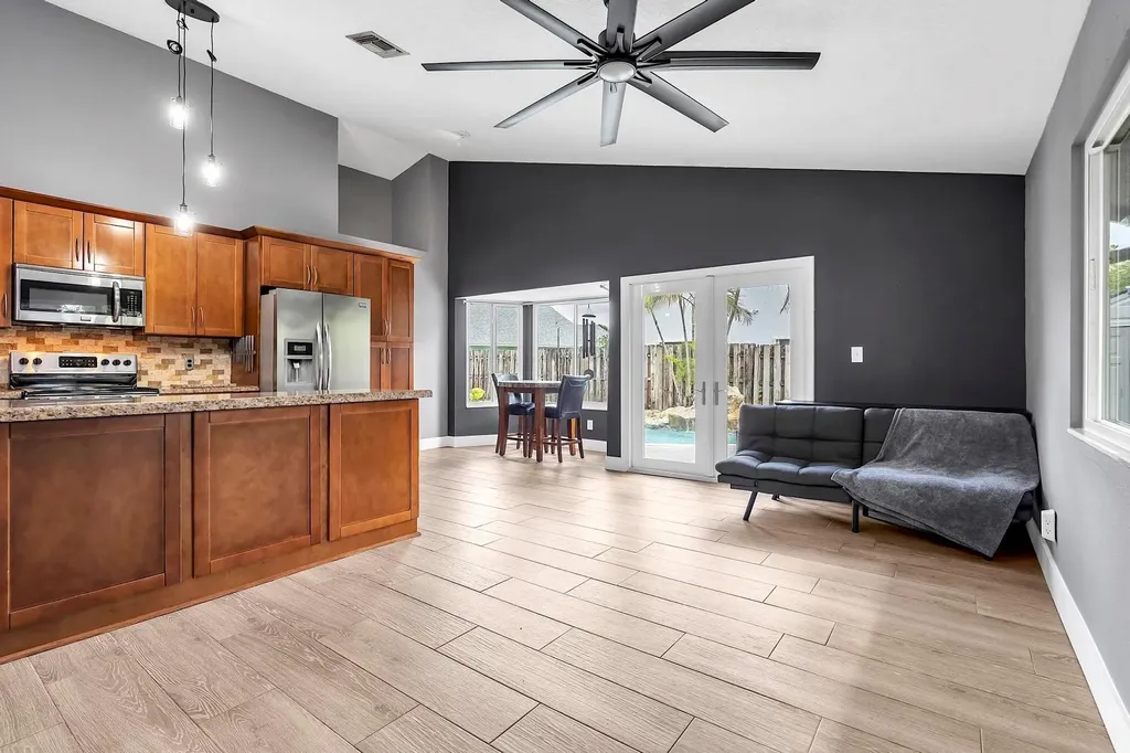 2822 NW 111th Avenue Sunrise FL 33322