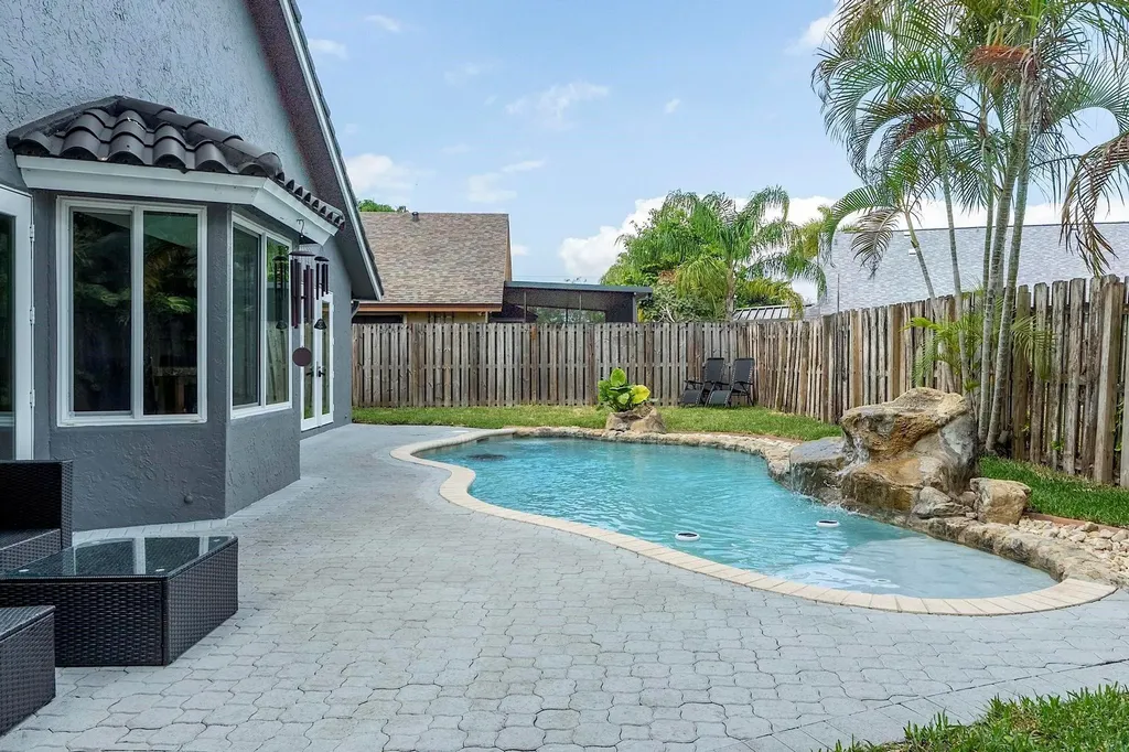 2822 NW 111th Avenue Sunrise FL 33322