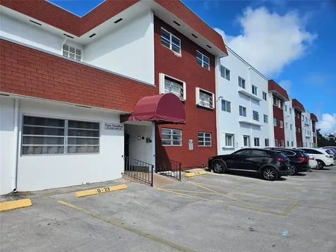 580 Egret Drive Hallandale Beach FL 33009