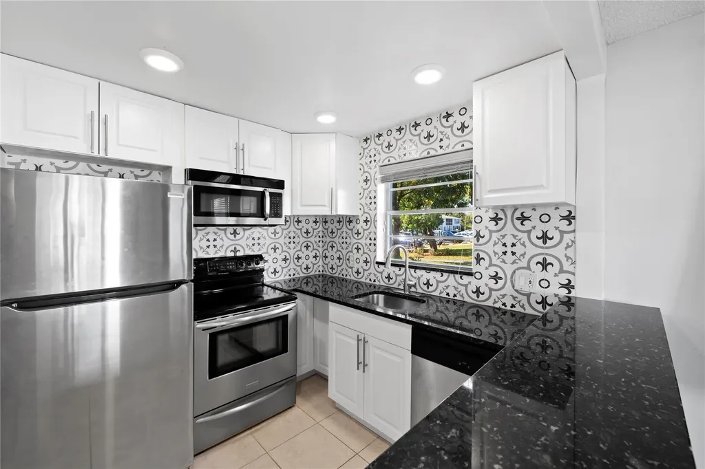 28 Prescott B Deerfield Beach FL 33442