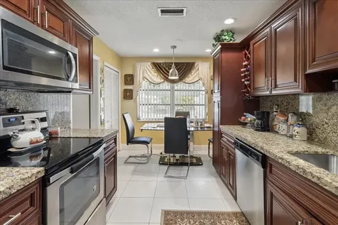 4290 NW 49th Terrace Lauderdale Lakes FL 33319