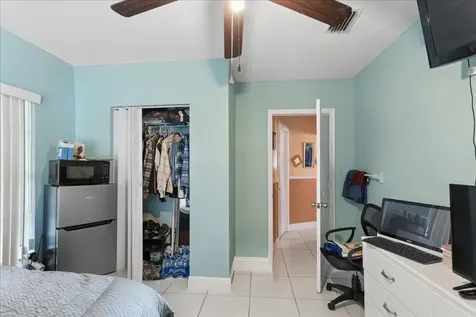 4290 NW 49th Terrace Lauderdale Lakes FL 33319