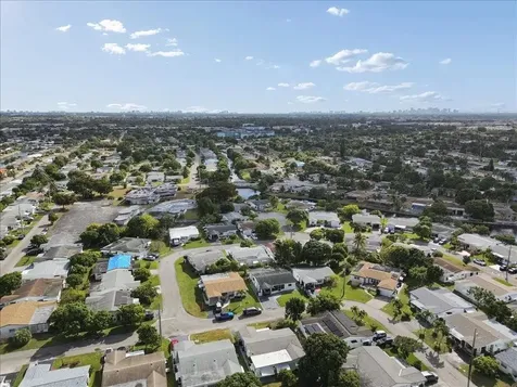 4290 NW 49th Terrace Lauderdale Lakes FL 33319