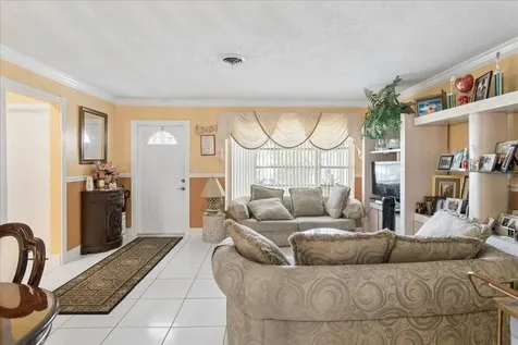 4290 NW 49th Terrace Lauderdale Lakes FL 33319