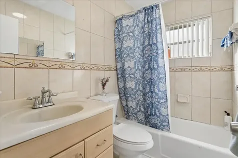 4290 NW 49th Terrace Lauderdale Lakes FL 33319