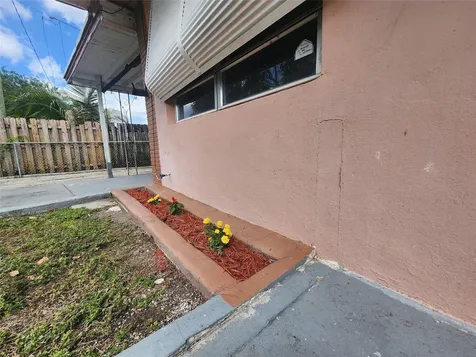6115 Monroe Street Hollywood FL 33023