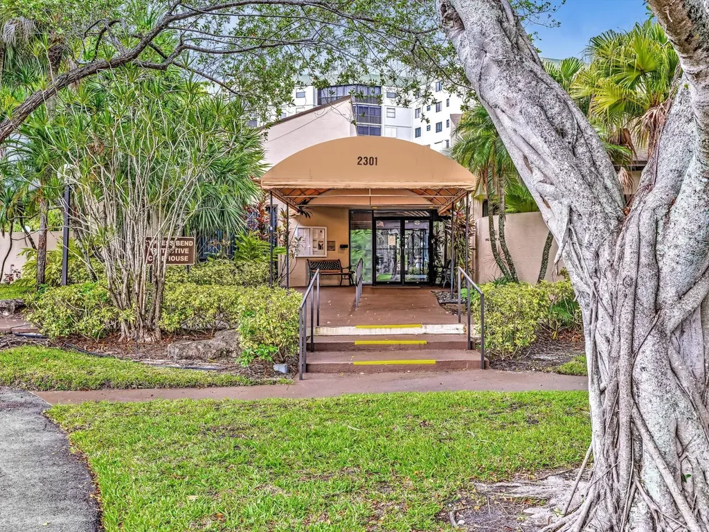 2217 Cypress Island Drive Pompano Beach FL 33069
